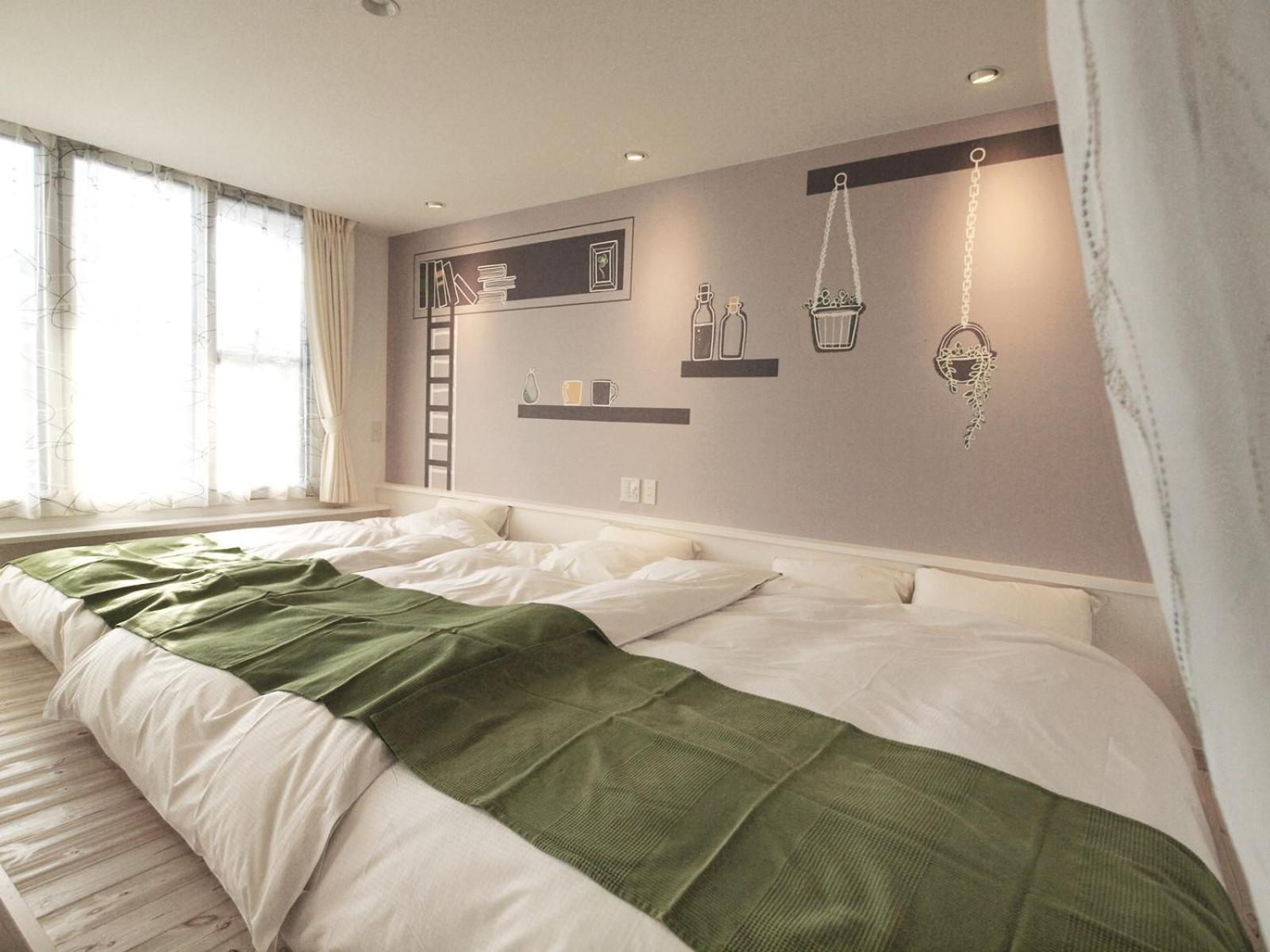 Holiday House Green Garden Гуджо Екстериор снимка