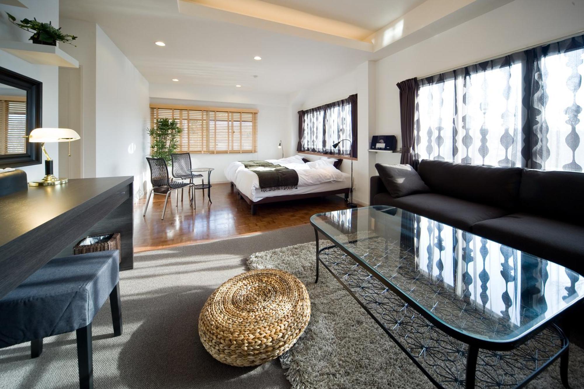 Holiday House Green Garden Гуджо Екстериор снимка