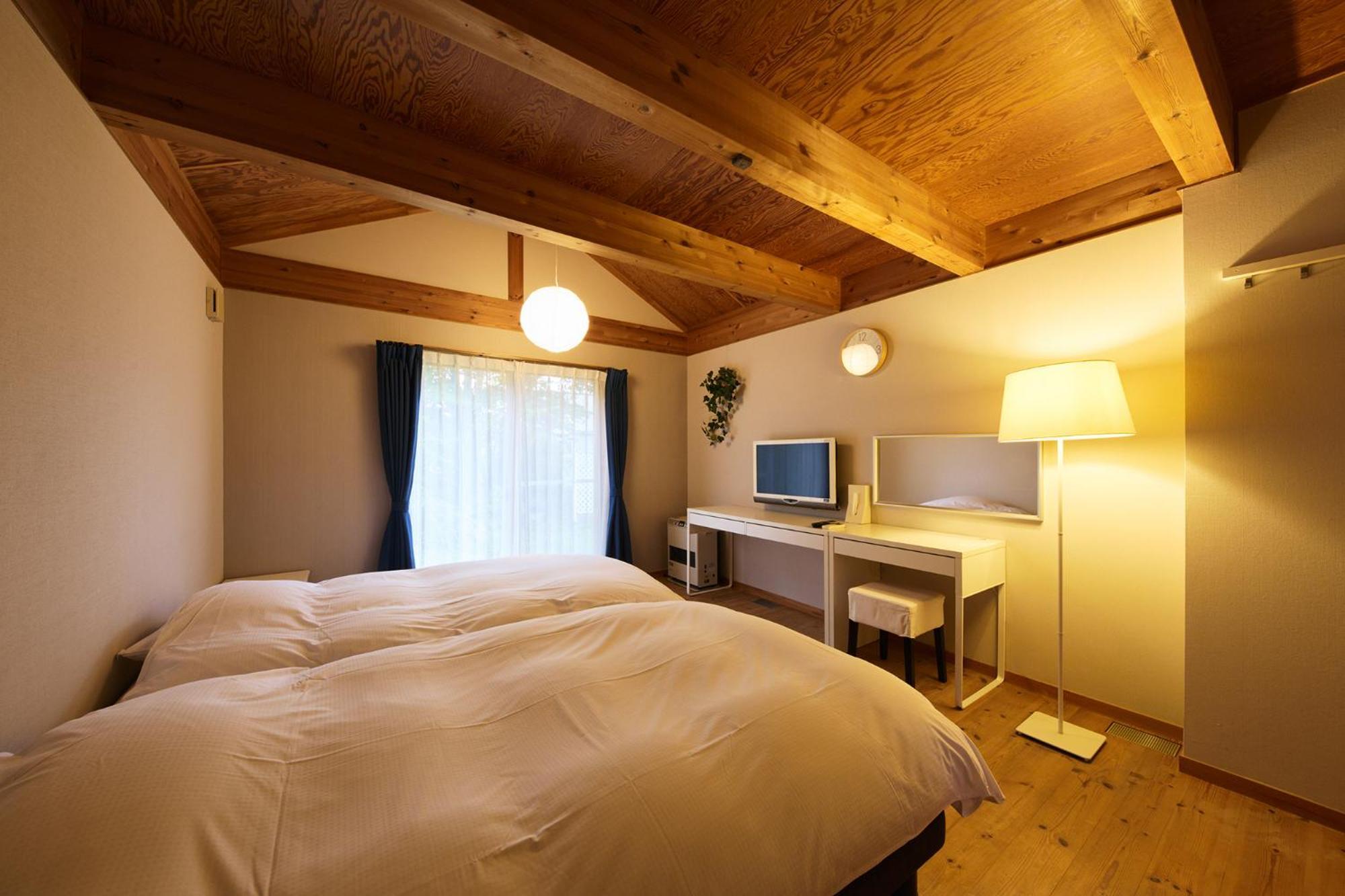 Holiday House Green Garden Гуджо Екстериор снимка