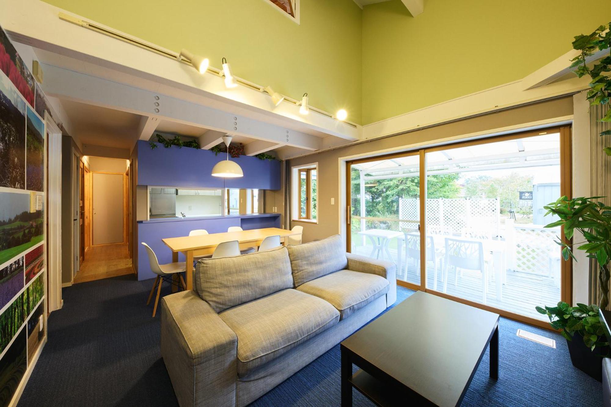 Holiday House Green Garden Гуджо Екстериор снимка