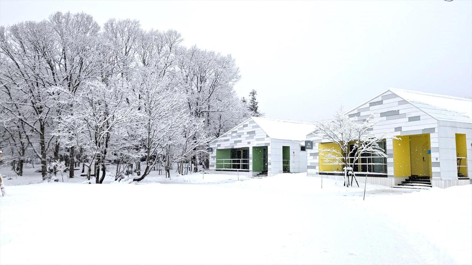 Holiday House Green Garden Гуджо Екстериор снимка