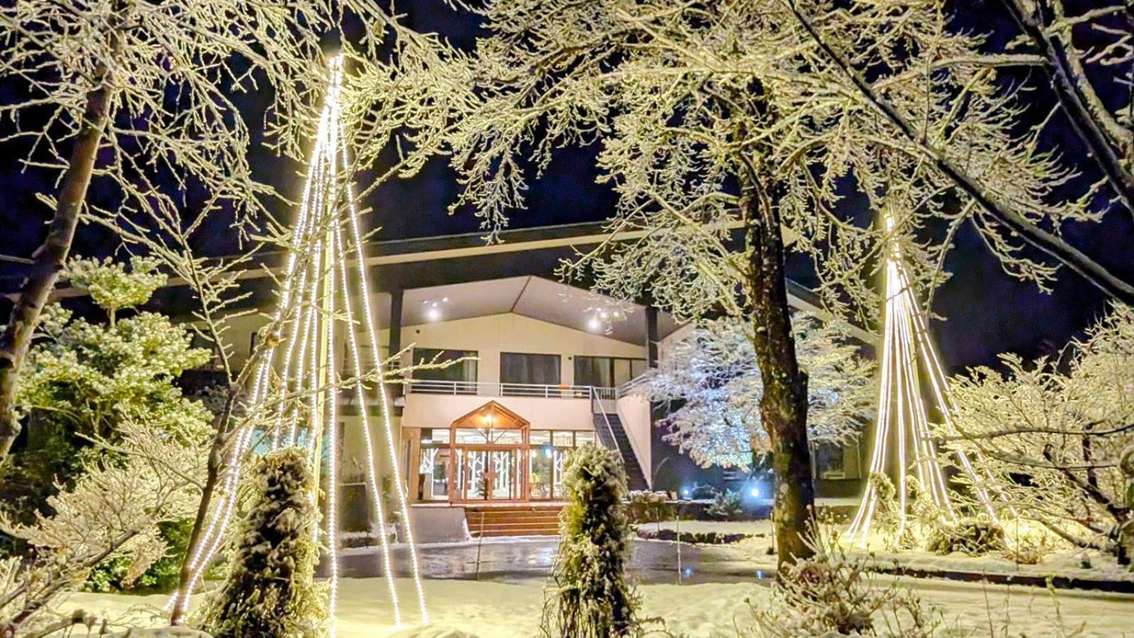 Holiday House Green Garden Гуджо Екстериор снимка